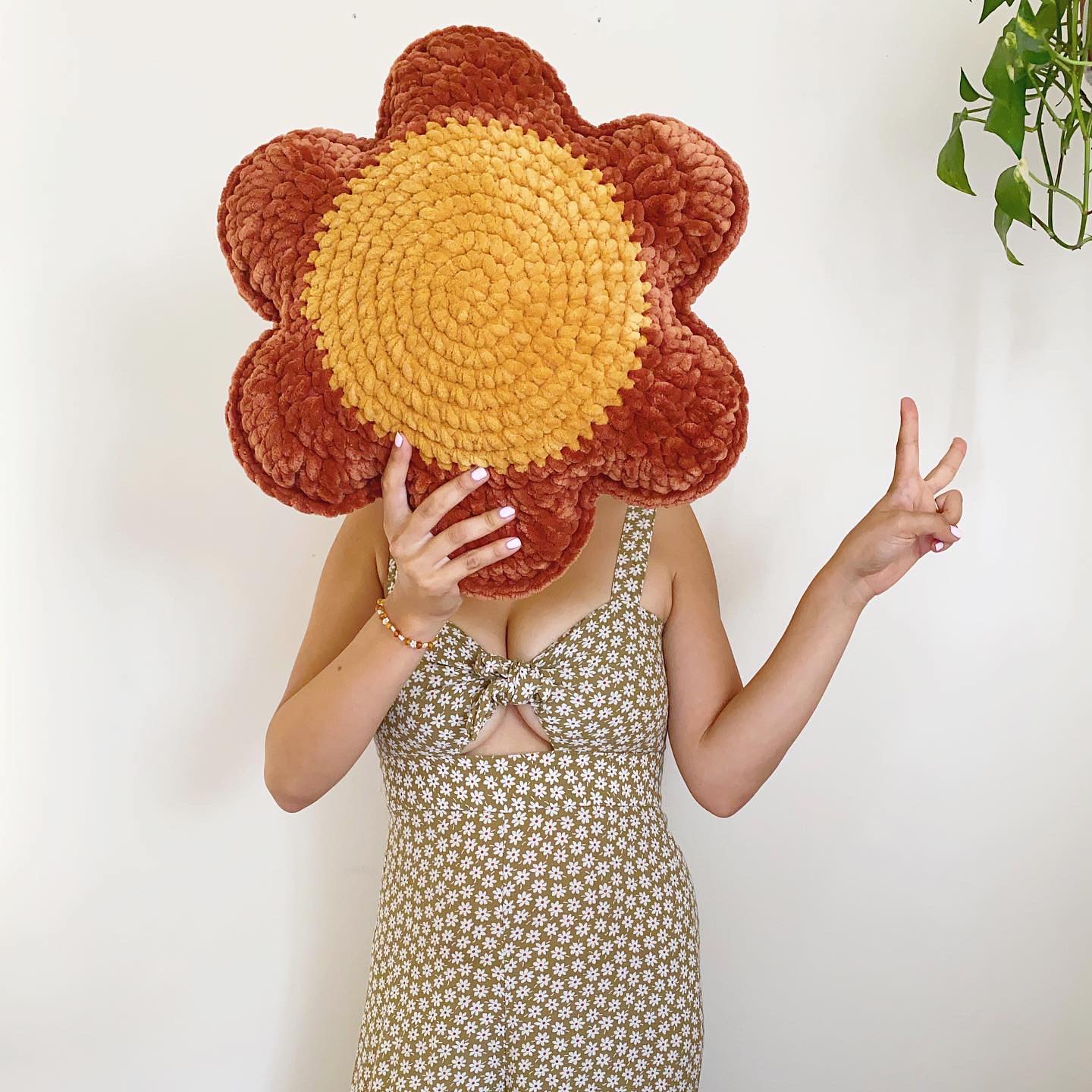 PREORDER INFO // daisy pillows 🌼