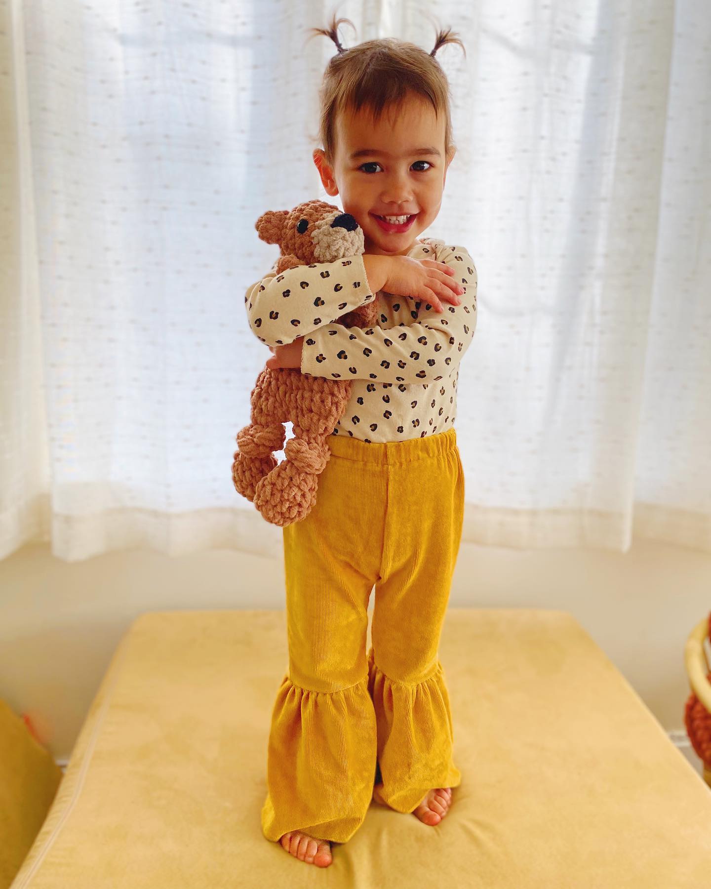 bears and bell bottoms! 🐻✌🏼 is there a cuter duo?