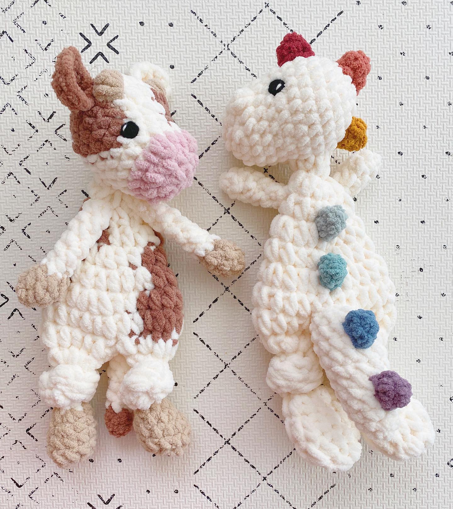 sibling set 🐮🦖🌈