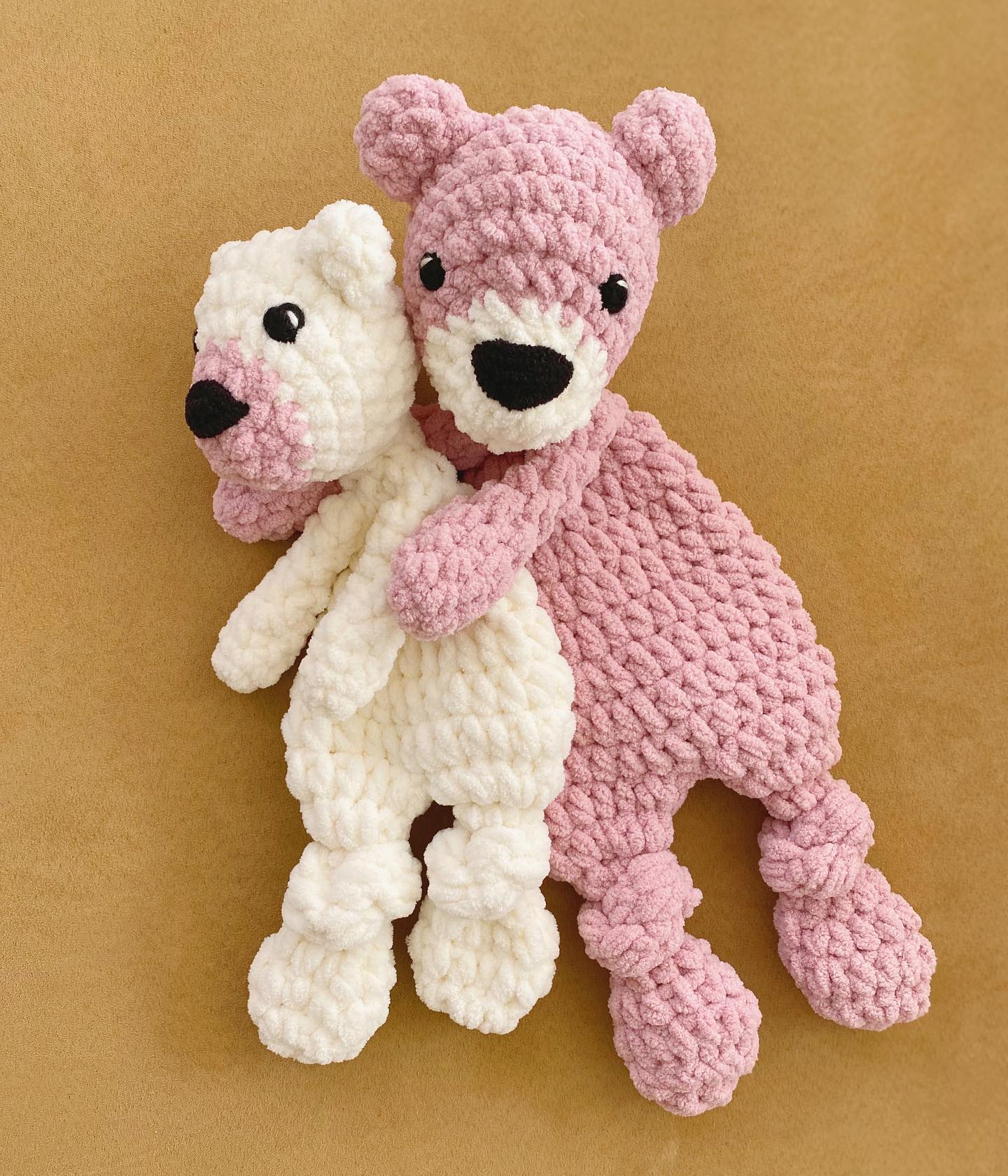 bear hugs 💖