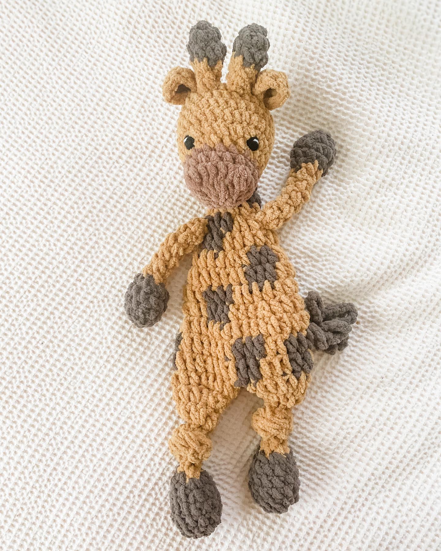 say hello to our new friend! 👋🏻🦒
