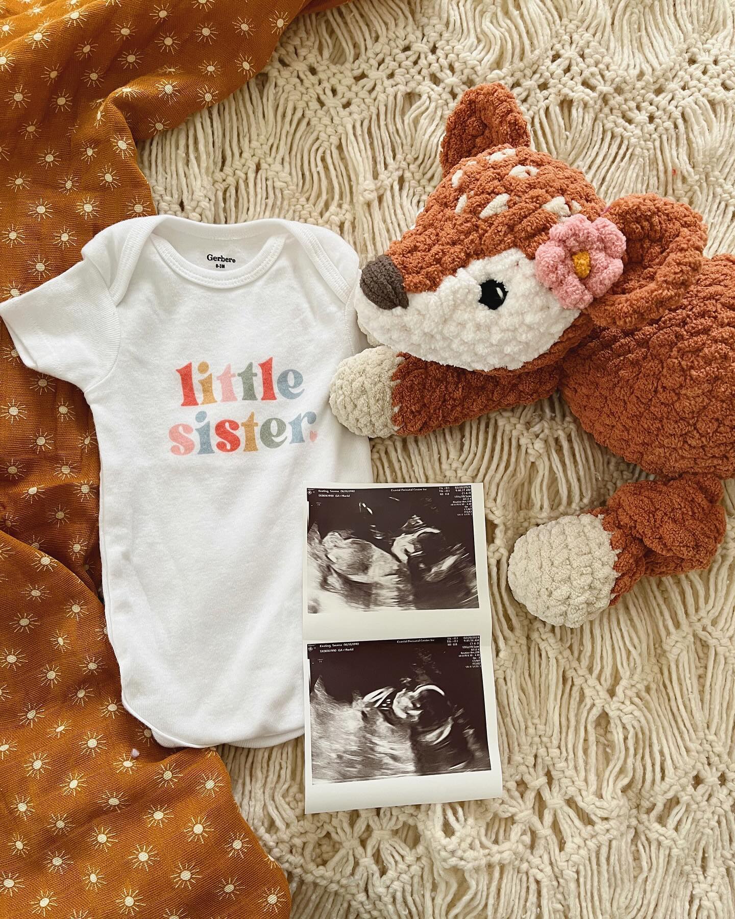 SURPRISE! Baby Sis joining the fam in July! 👶🏻☀️