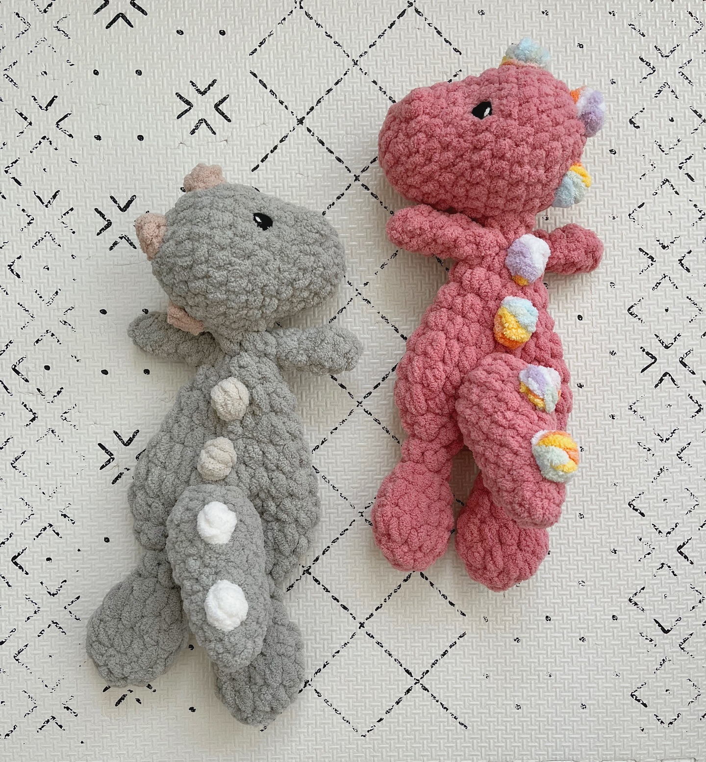 do you notice what’s different about these dinos? 👀