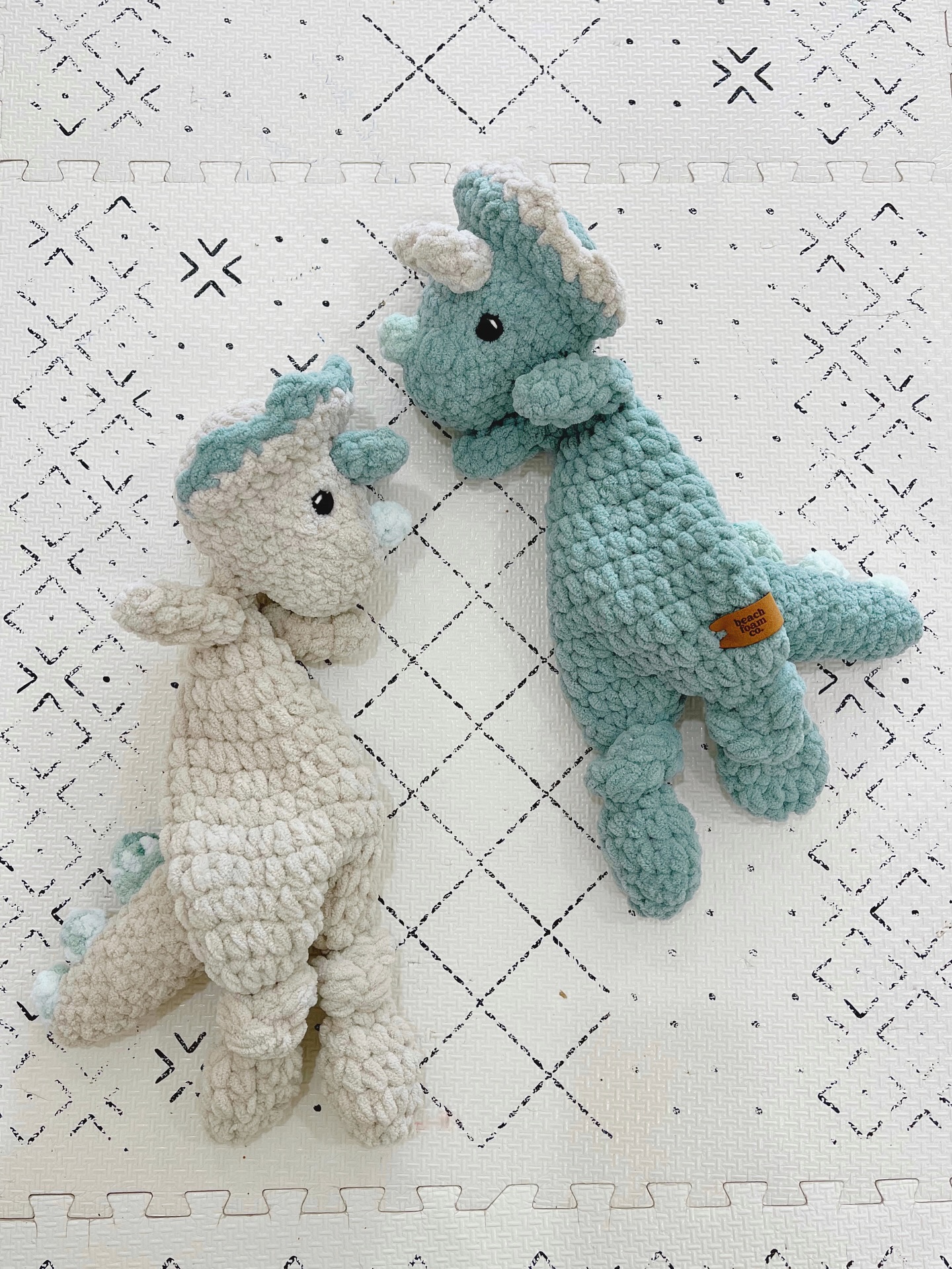 gender neutral twin triceratops 🤍