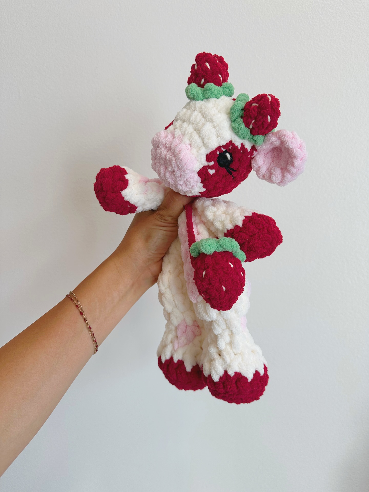 special request for a “berry sweet” 1st birthday 🐮🍓